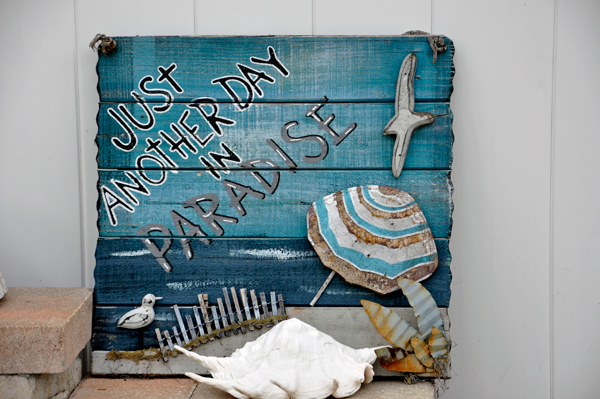 paradise sign